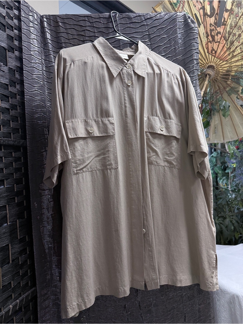 Christie & Jill Light Taupe Short Sleeve Button Front Blouse 100% SILK